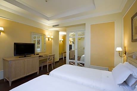 Superior Double Room (1 Double Bed)