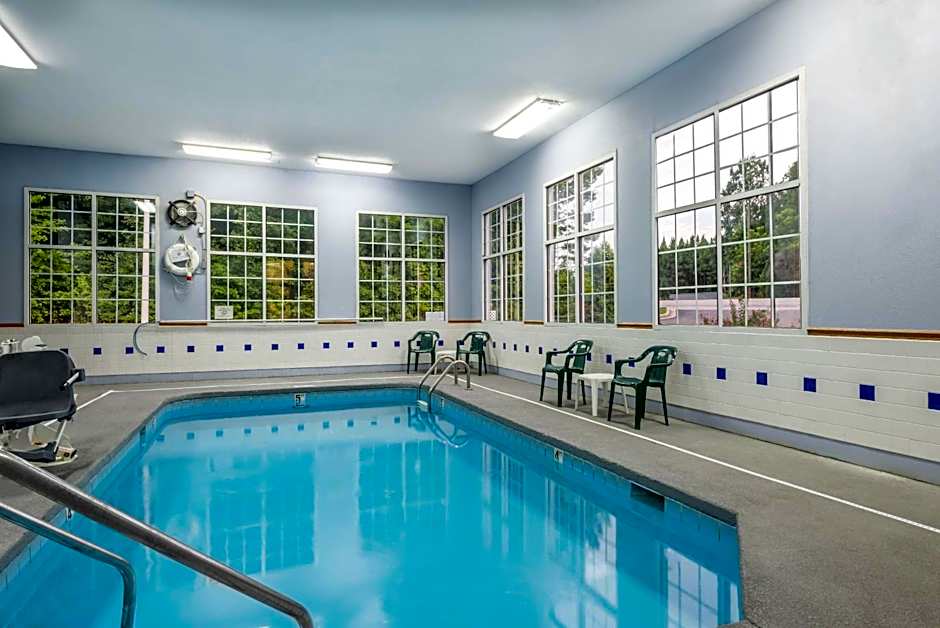 Super 8 by Wyndham Fayetteville