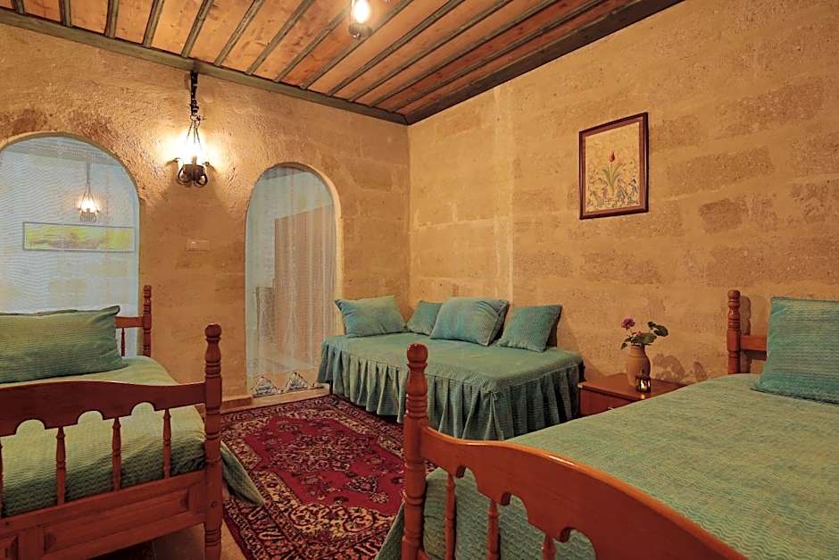 Jerveni Cave Hotel