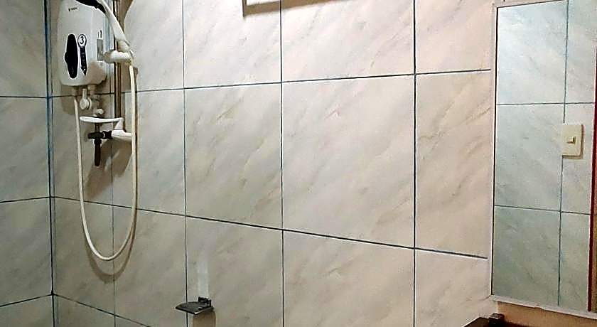 RedDoorz @ Johsons Pension House Butuan City