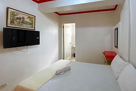 Standard Double Room with Shared Bathroom