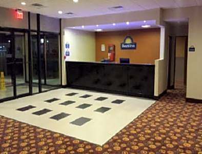 Days Inn by Wyndham Henryetta