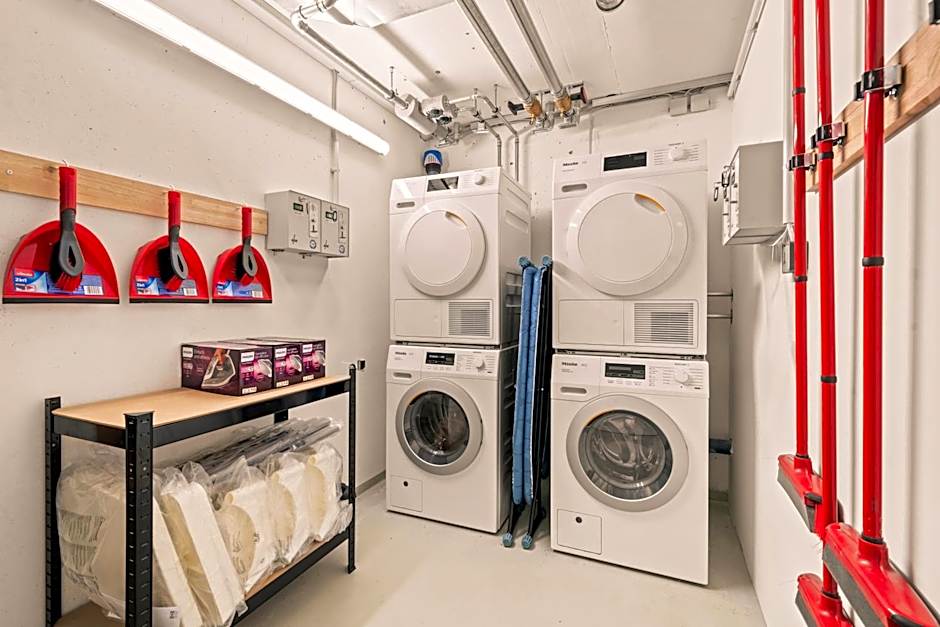 Motel42-Temporary Living