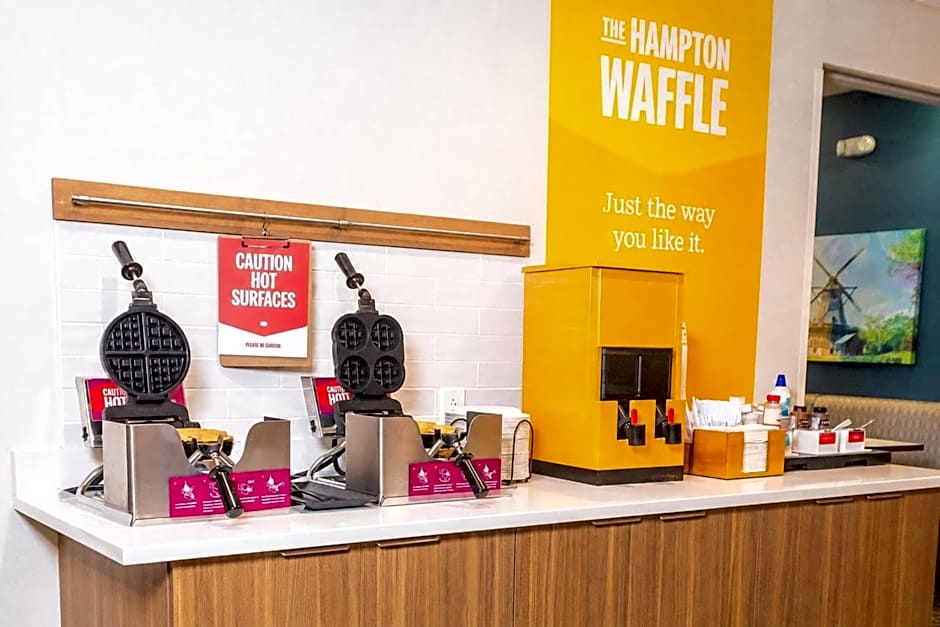 Hampton Inn & Suites Chicago/St. Charles