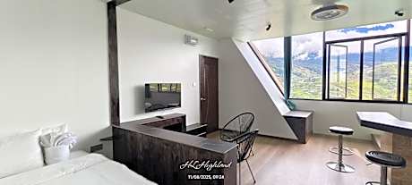 Suite with Mountain View