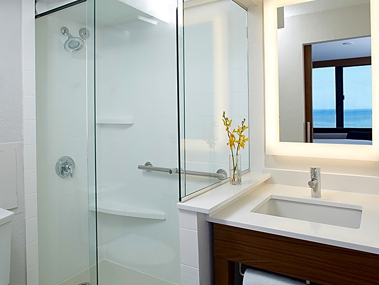 Holiday Inn Express Waikiki, an IHG Hotel