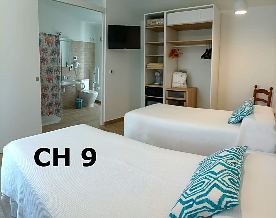 Foto 1 dari 2 — Double Room with Garden View