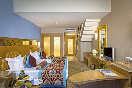 FAMILY DUBLEX LAND VIEW