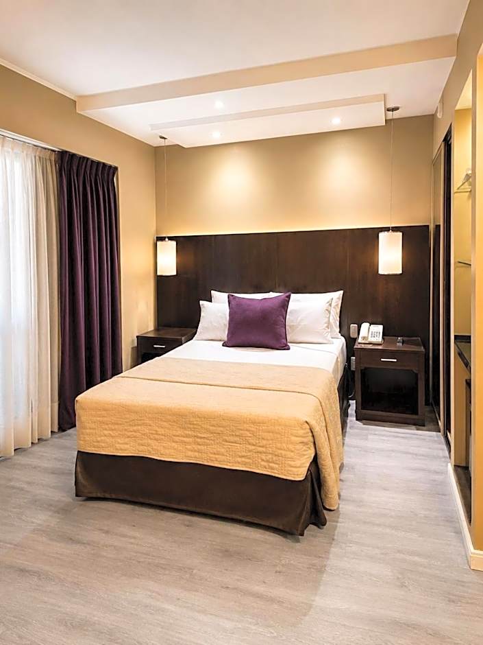 Howard Johnson Plaza by Wyndham Buenos Aires Florida Street
