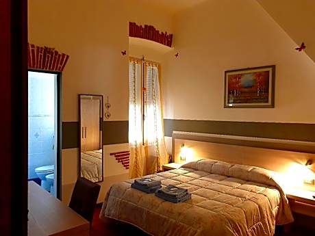 Deluxe Double or Twin Room with City View