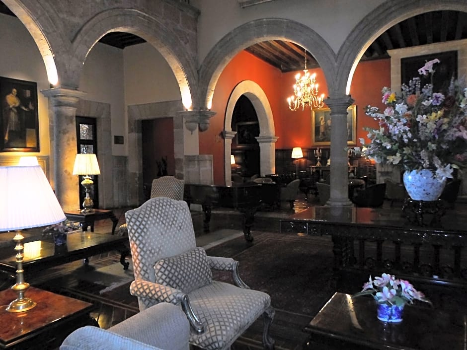 Hotel Virrey De Mendoza