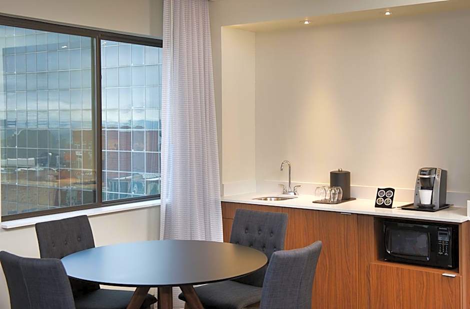 Courtyard by Marriott Seattle Everett Downtown