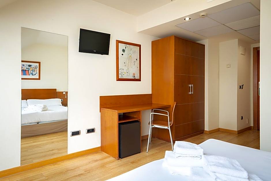 Duerming Longoria Plaza Hotel