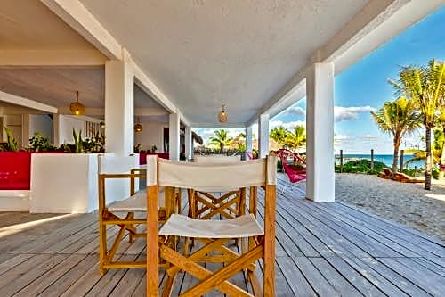 Punta Blanca Beachfront Suites