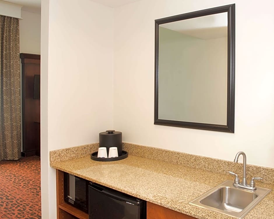 Hampton Inn By Hilton & Suites Pittsburgh-Meadow Lands