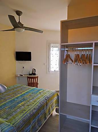 Small Double Room with Air conditioning and Terrace
