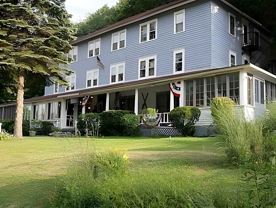 Inn at Starlight Lake & Restaurant