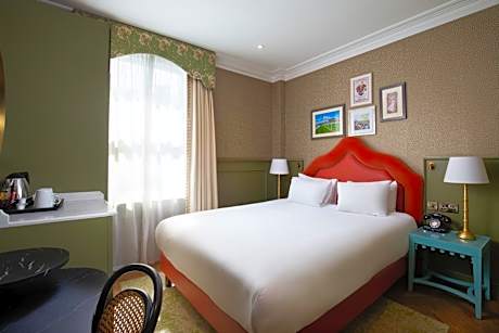 George Walton Queen Room