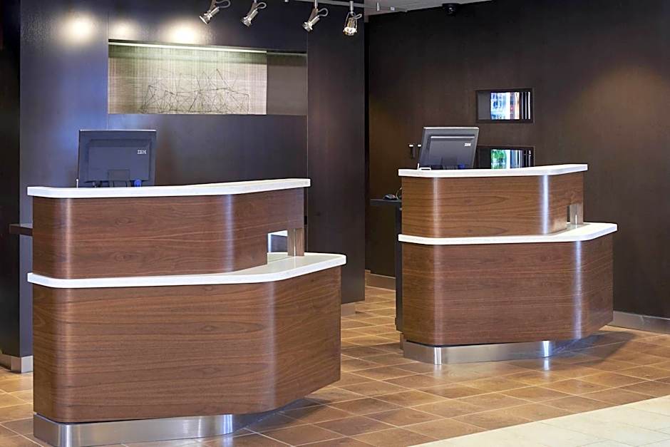 Courtyard by Marriott Detroit Troy
