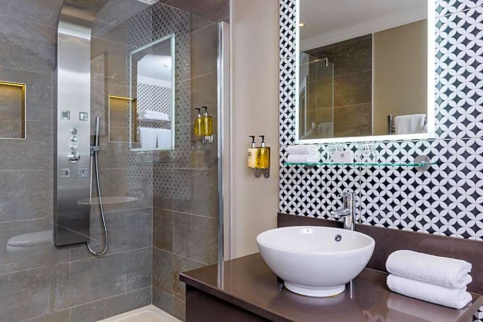 Killarney Oaks Hotel