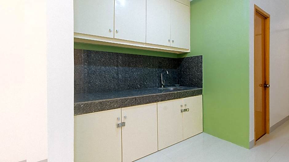 RedDoorz @ EBM One Building