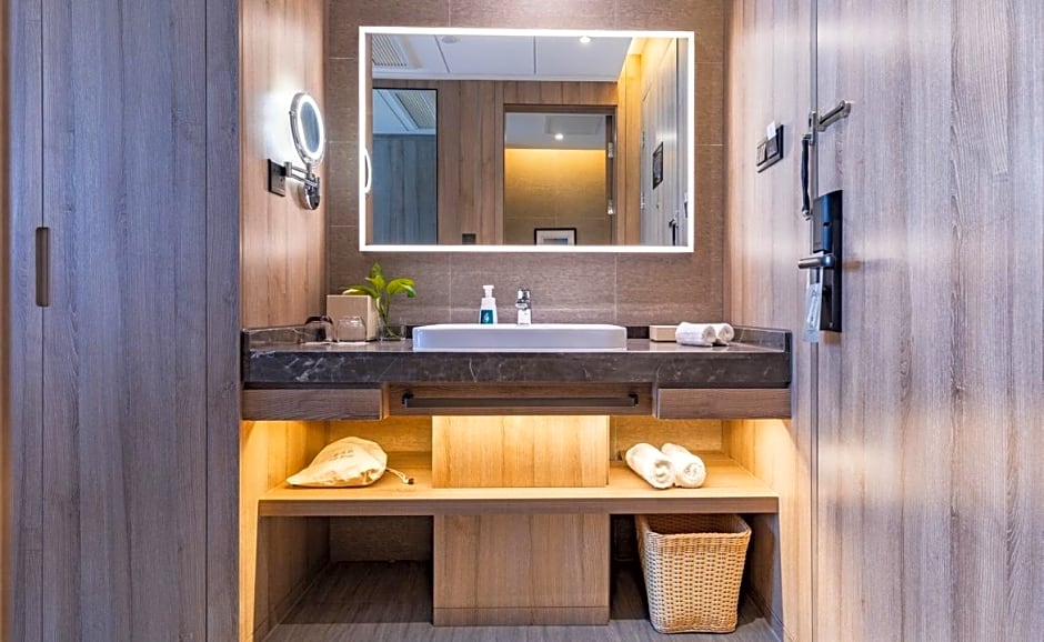 Atour Hotel (Jining Taibai Road Canal City)