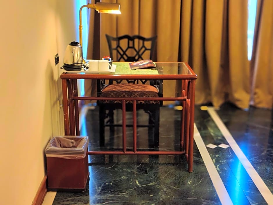 Hotel Tuli International