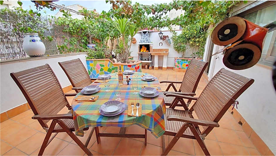 Attic,Terrace & BBQ, Airport 15 Min, Cruise-Port 30 min, Fácil enlace Metro Barcelona