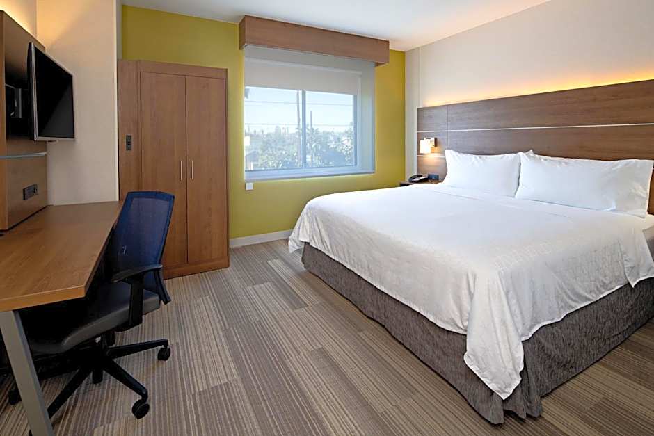 Holiday Inn Express Los Angeles LAX Airport By IHG