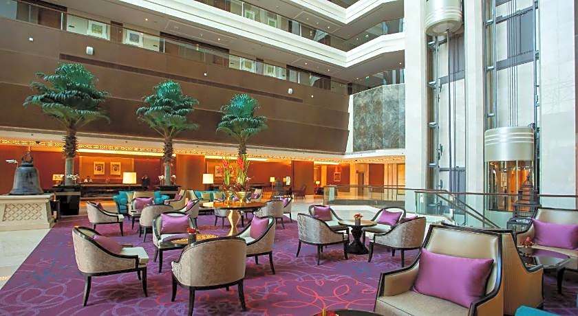 Dusit Thani Abu Dhabi Hotel