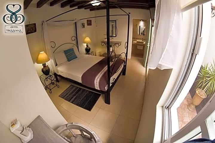 Hotel Tres Sofias