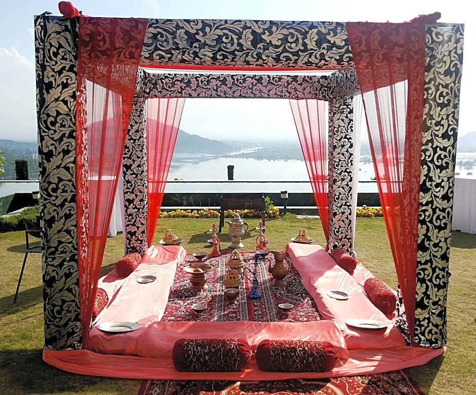 Taj Dal View, Srinagar