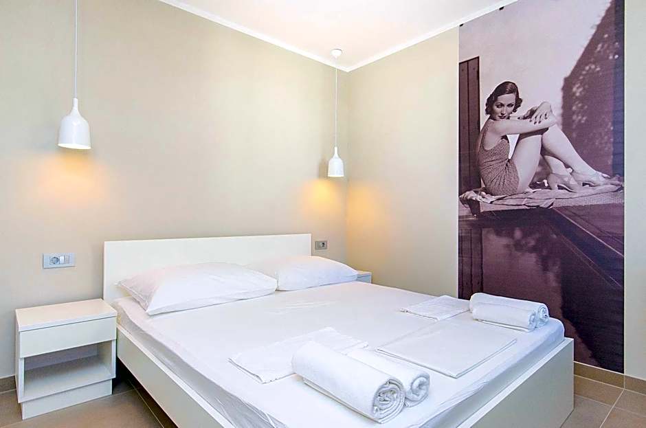 Hostel Dvor