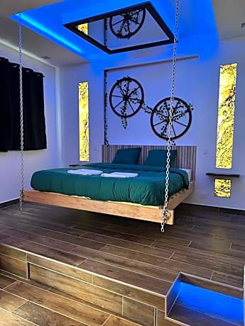 Deluxe Suite with Spa Bath