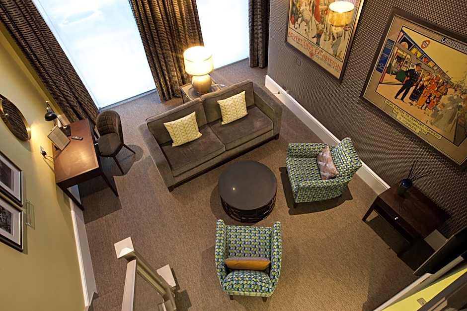 54 Queen's Gate Hotel