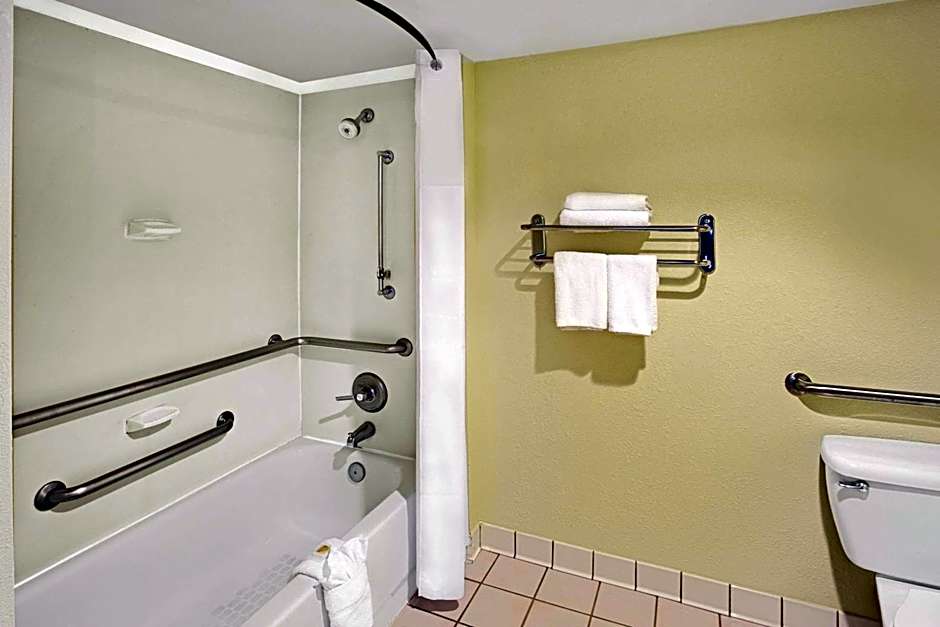 Days Inn by Wyndham Silver Spring