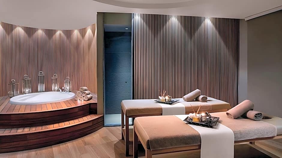 Nature hotel - Luong The Vinh