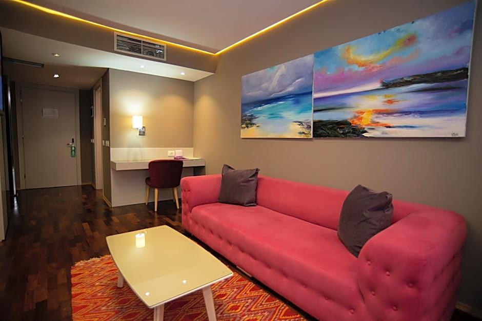 Bougainville Bay Hotel