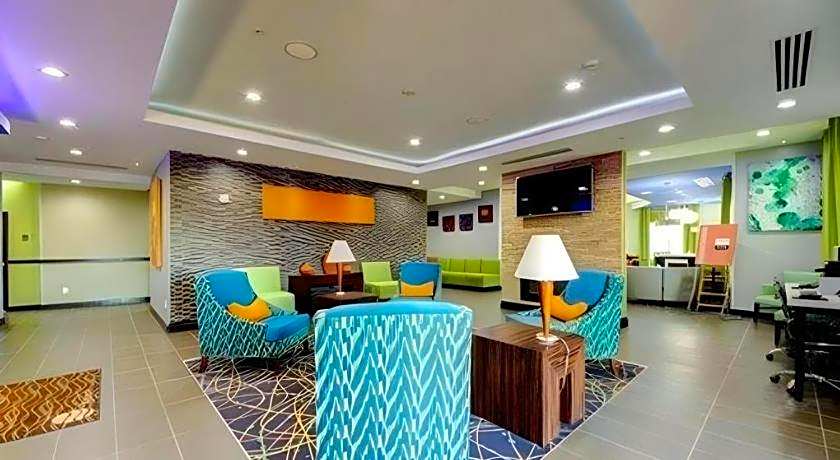 Comfort Inn & Suites