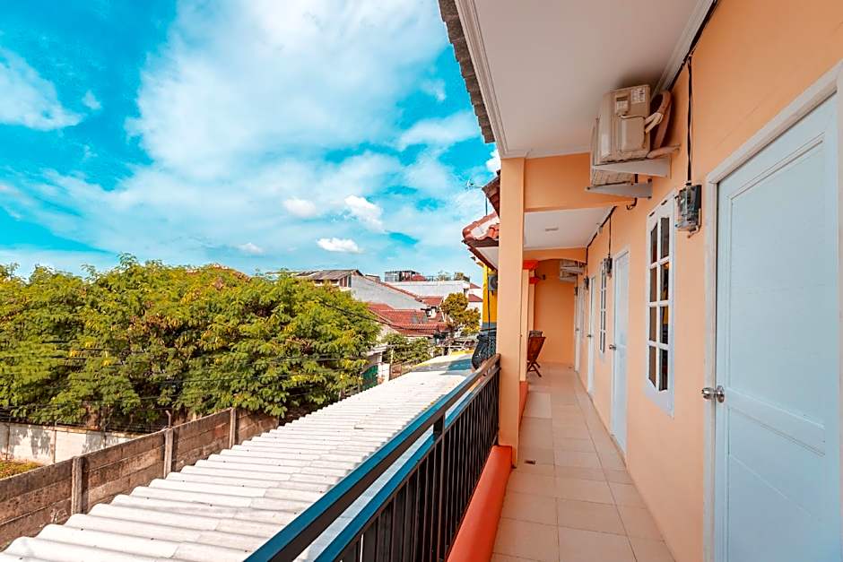 OYO 3132 Mahkota Sivali