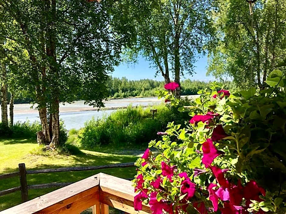 Susitna River Lodging, Suites