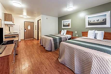 Studio Room with Two Double Beds Non-Smoking