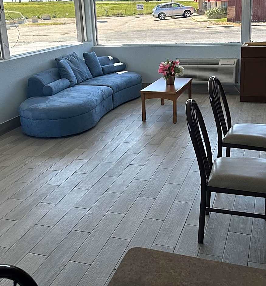 Days Inn by Wyndham Salina South