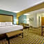 La Quinta Inn & Suites by Wyndham Maingate Fort Jackson