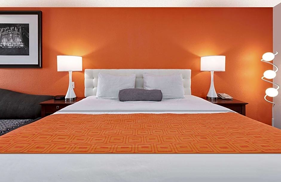 Howard Johnson by Wyndham San Marcos