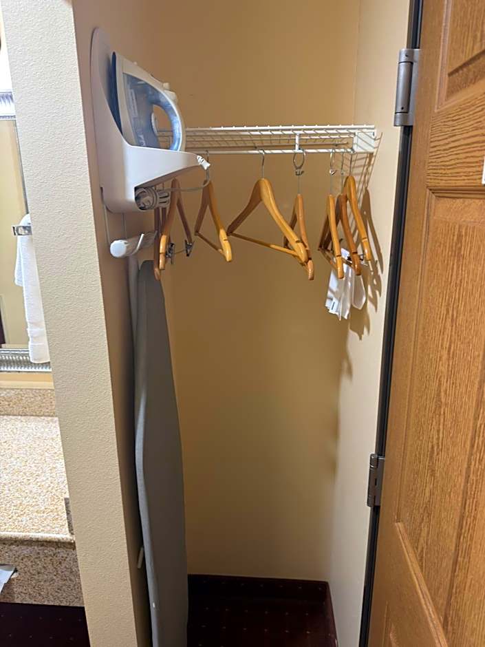 Americas Best Value Inn St. Robert