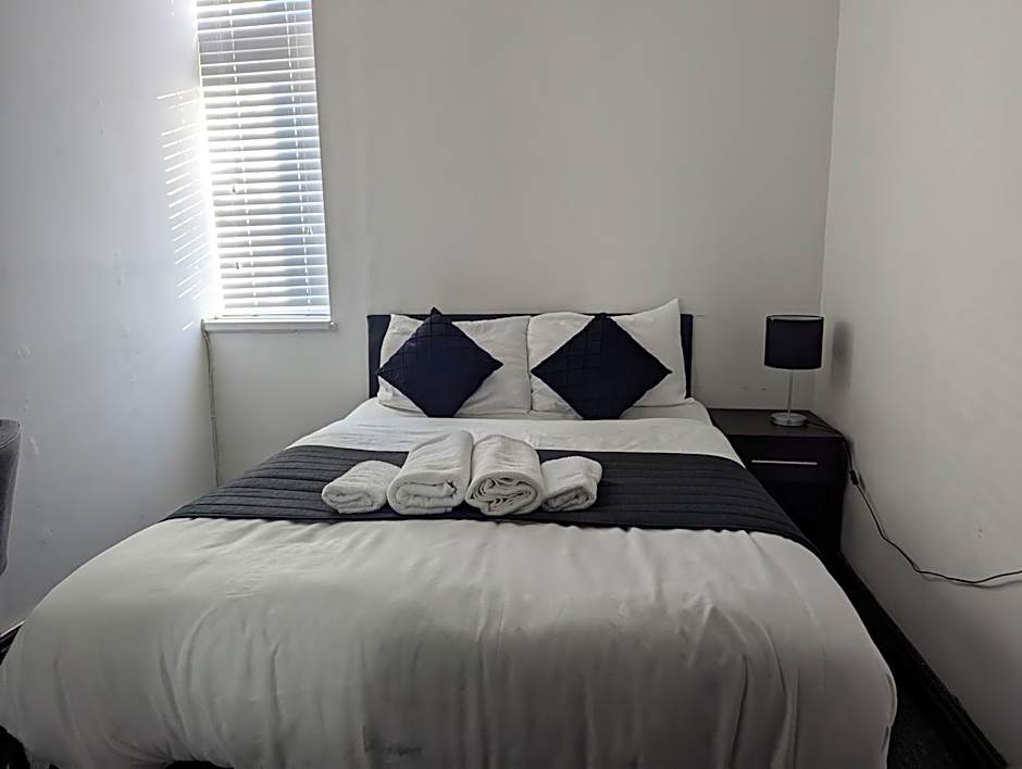 OYO Firs Lodge London Heathrow