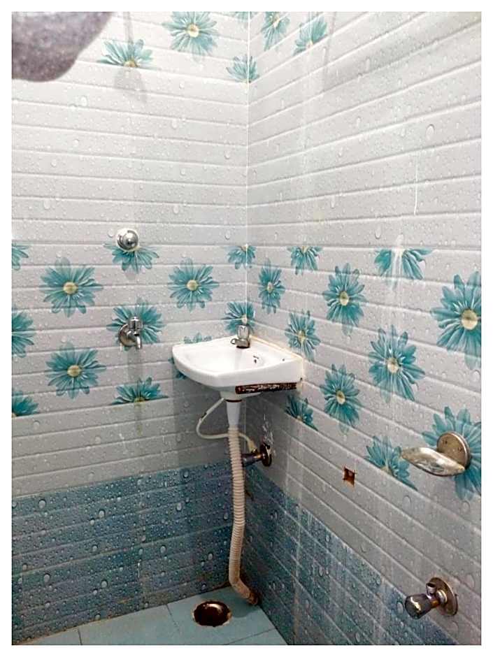 Goroomgo Pranab Sadan Near Golden Beach Swargadwar Puri