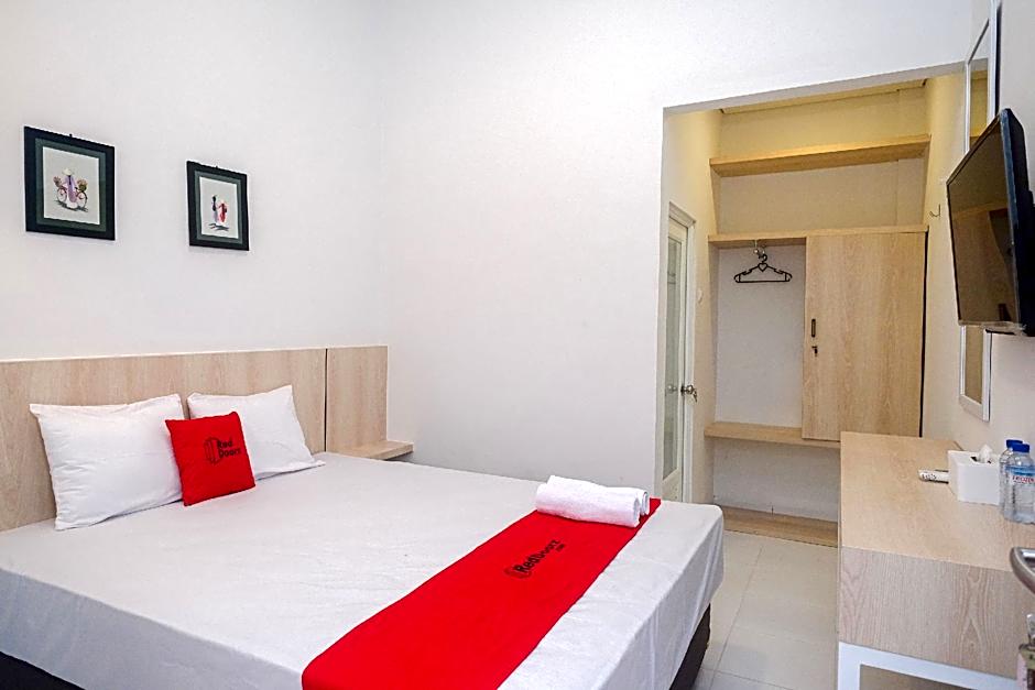 RedDoorz Syariah @ Tlogosari Semarang