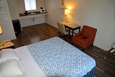 Suite room with three beds